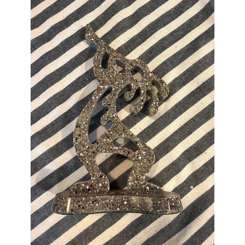Kokopelli Figurine Southwestern Flute Player Statue Grey Speckled Resin 7.5 Inch